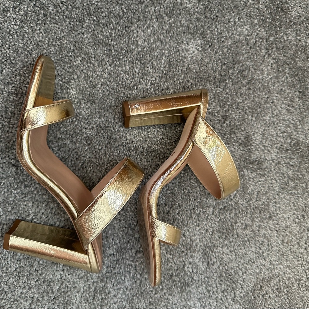 Inez Gold Women's Block Heel Sandals 7.5 NWOT - Picture 6 of 8
